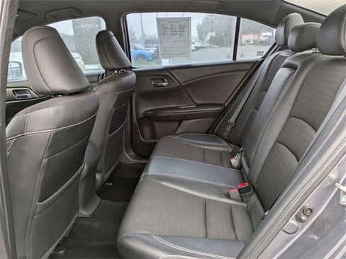 Used 2016 Honda Accord Sport image 12