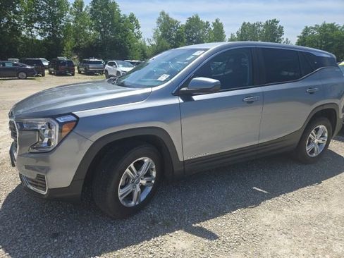Used 2024 GMC Terrain SLE AWD/4WD image 1