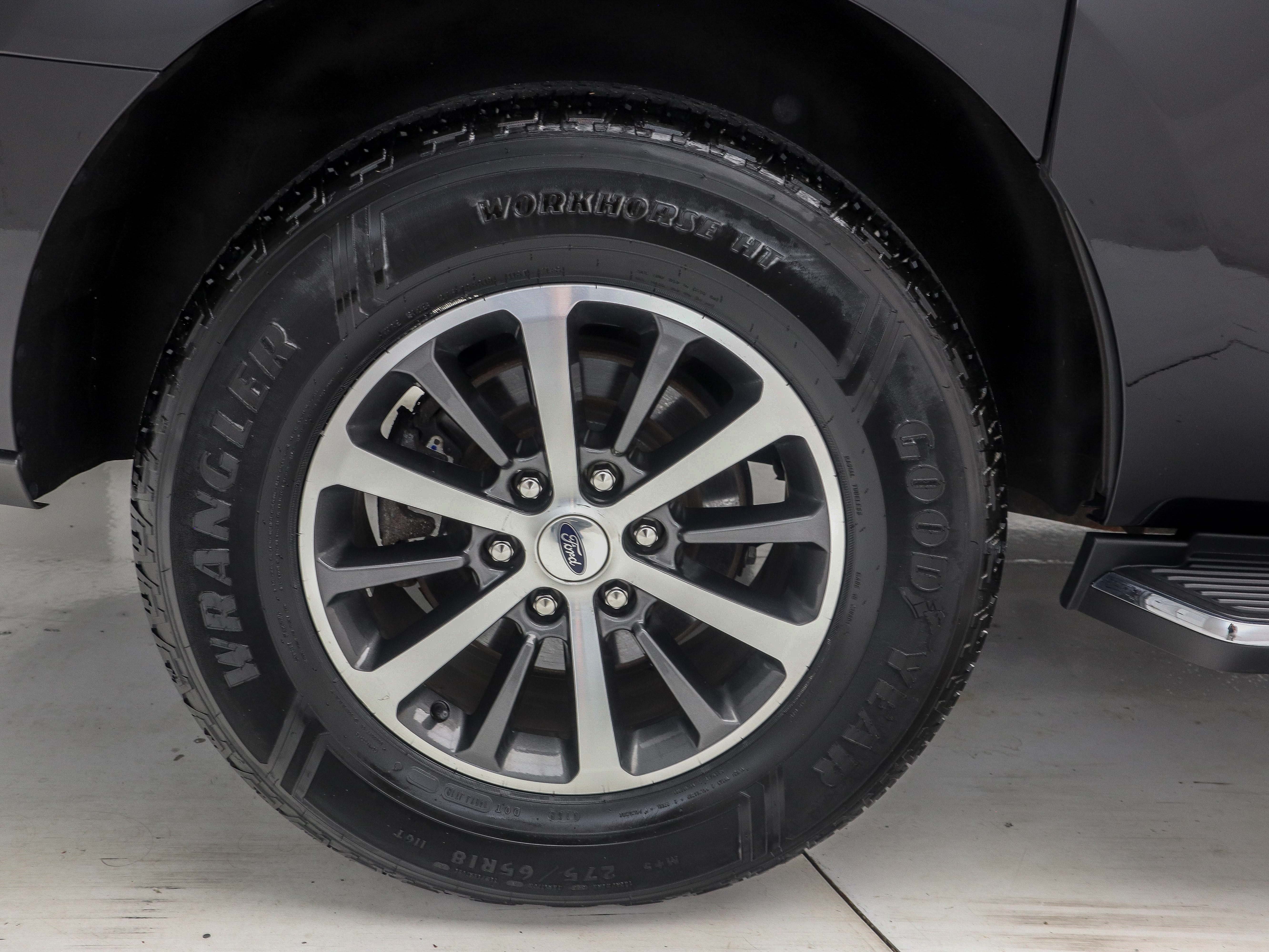 Used 2020 Ford Expedition Max XLT w/ Equipment Group 202A AWD/4WD image 39
