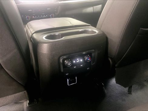 Used 2025 Chevrolet Tahoe LT image 28