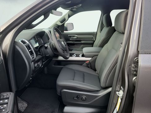 New 2026 RAM 1500 Big Horn AWD/4WD image 9