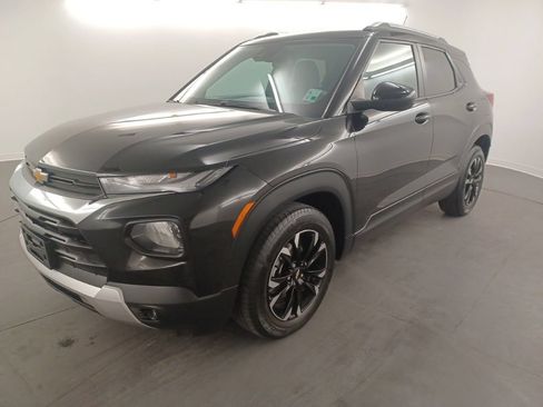 Used 2022 Chevrolet TrailBlazer LT w/ Convenience Package FWD image 4