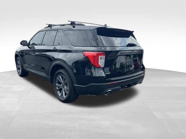Used 2022 Ford Explorer XLT w/ Equipment Group 202A AWD/4WD image 5