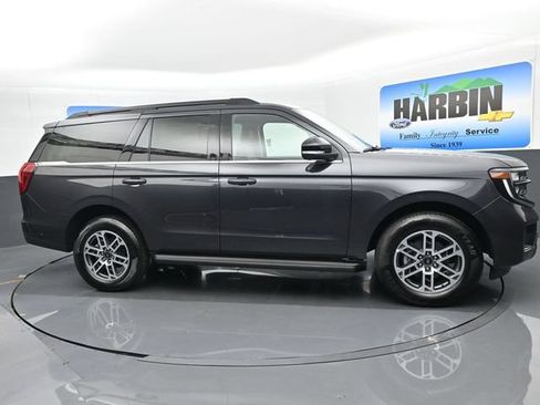 New 2026 Ford Expedition Active RWD image 7