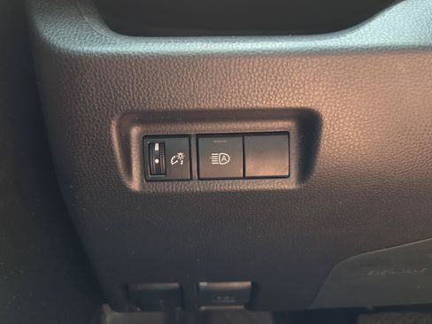 Used 2025 Toyota RAV4 LE FWD image 27