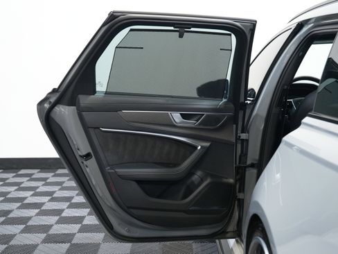 Used 2021 Audi RS 6 AVANT WAGON 4D image 28
