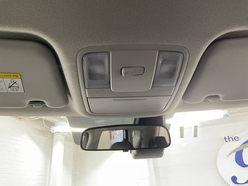 Used 2025 Kia Soul LX w/ LX Technology Package FWD image 25