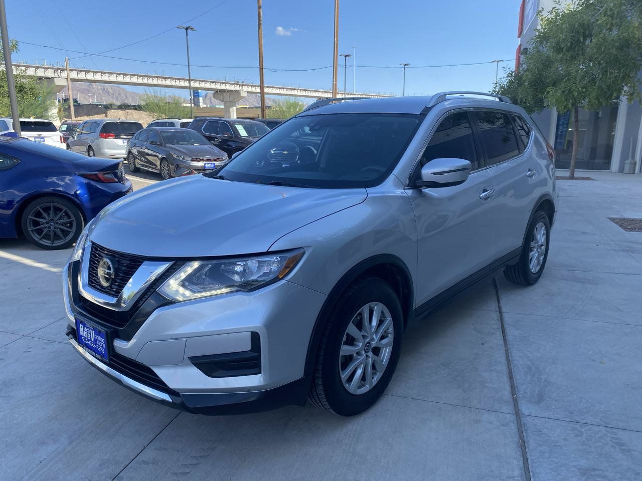 Used 2020 Nissan Rogue SV FWD image 10