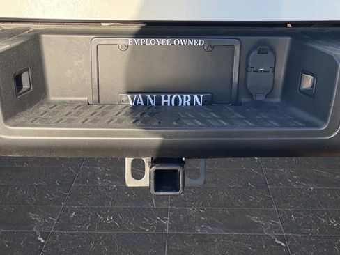 Used 2024 Nissan Titan PRO-4X w/ Pro-4x Convenience Package AWD/4WD image 33