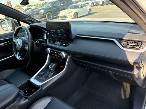 Used 2023 Toyota RAV4 XSE AWD/4WD image 19