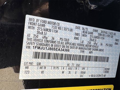 Used 2025 Ford Expedition Active image 32