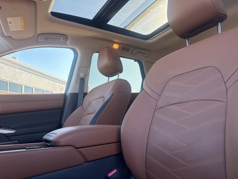 Certified 2025 Nissan Pathfinder Platinum image 43