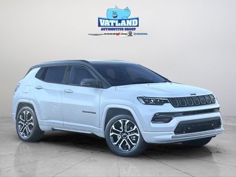 Certified 2022 Jeep Compass Latitude w/ Sun and Sound Group AWD/4WD image 19
