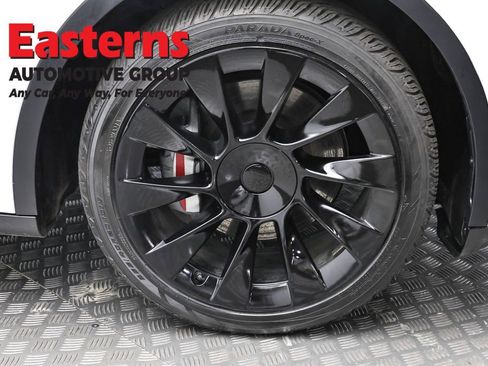 Used 2021 Tesla Model Y Long Range AWD/4WD image 24