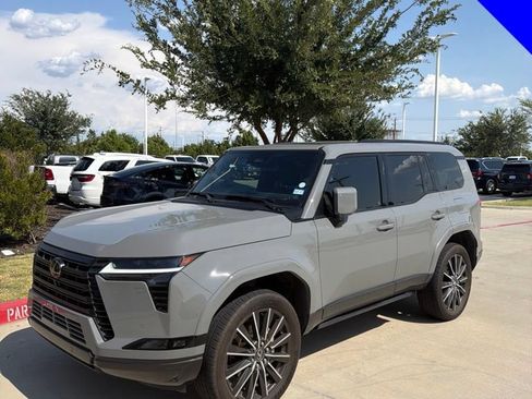 Used 2024 Lexus GX 550 w/ Accessory Package (31) AWD/4WD image 2