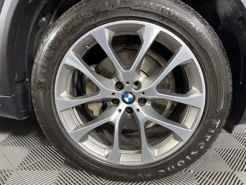 Used 2021 BMW X5 xDrive40i w/ Parking Assistance Package image 12