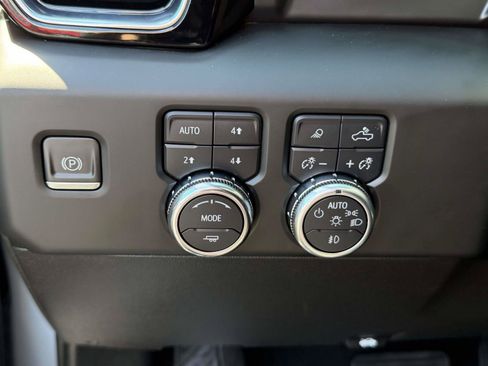 Used 2022 GMC Sierra 1500 Denali w/ Technology Package AWD/4WD image 22