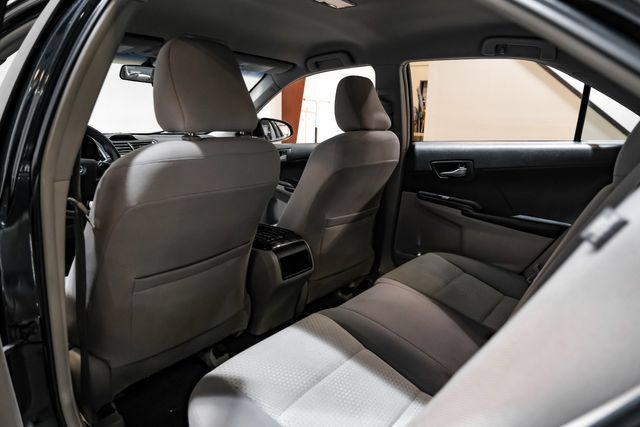 Used 2012 Toyota Camry LE FWD image 38