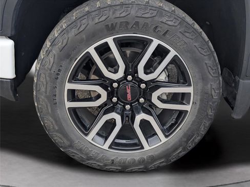 Used 2024 GMC Sierra 1500 AT4 w/ Technology Package image 43