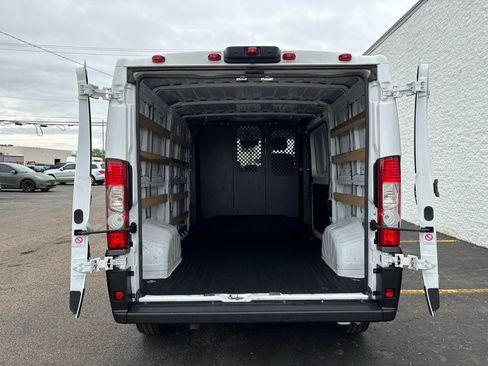 Used 2025 RAM ProMaster 2500 w/ U-Haul Equipment Group FWD image 7