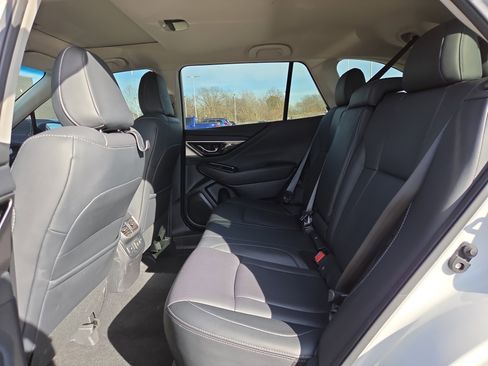Used 2022 Subaru Outback Limited image 11