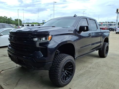 Used 2023 Chevrolet Silverado 1500 LT Trail Boss w/ LT Trail Boss Premium Package AWD/4WD image 3