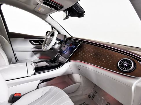 Certified 2023 Mercedes-Benz EQE 500 4MATIC SUV image 31