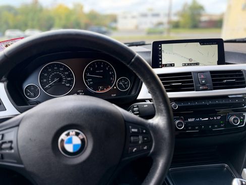 Used 2018 BMW 320i xDrive Sedan image 35