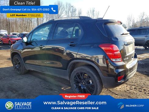Used 2022 Chevrolet Trax LT w/ Midnight Edition AWD/4WD image 3
