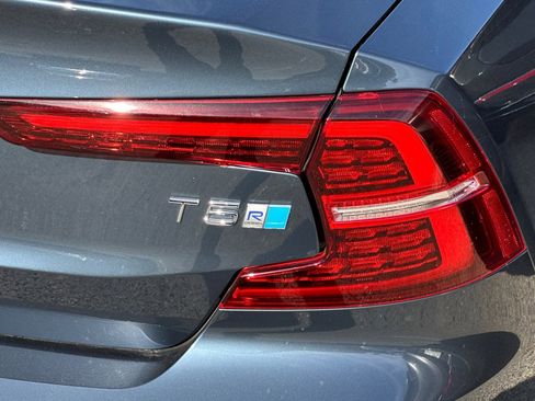 Used 2019 Volvo S60 T5 R-Design image 26