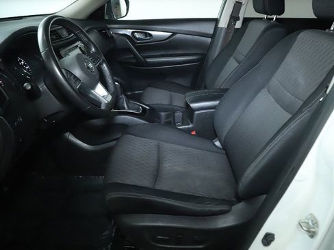 Used 2018 Nissan Rogue SV image 19