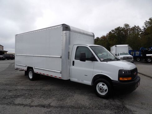 Used 2021 GMC Savana 3500 Extended w/ Power Convenience Package image 10
