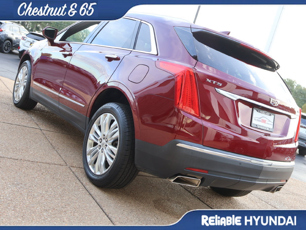 Used 2017 Cadillac XT5 Premium Luxury FWD image 4