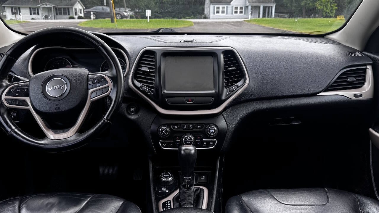 Used 2017 Jeep Cherokee Limited AWD/4WD image 12