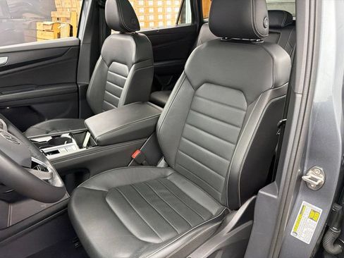 Used 2024 Volkswagen Atlas Cross Sport SEL R-Line AWD/4WD image 19