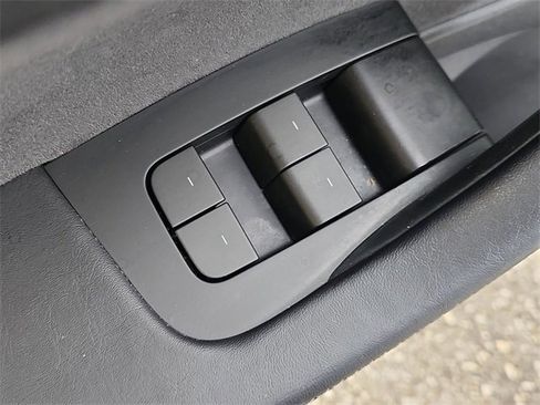 Used 2023 Tesla Model 3 Standard Range image 23