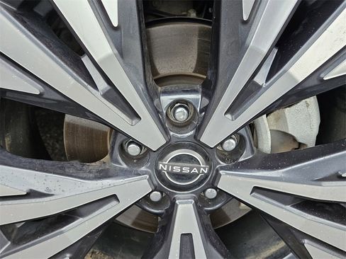 Certified 2023 Nissan Rogue SV image 7