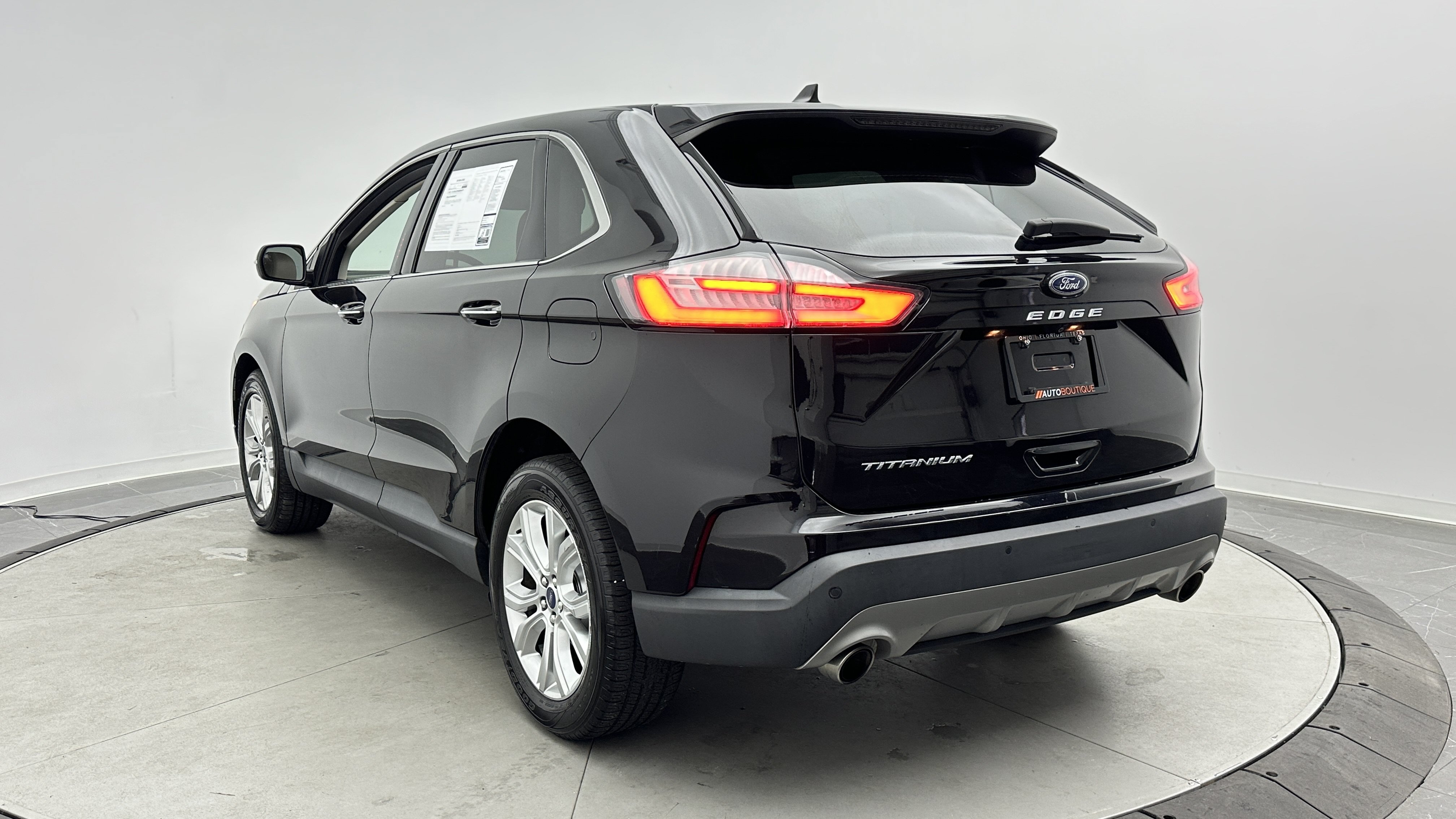 Used 2021 Ford Edge Titanium w/ Cargo Accessory Package FWD image 5
