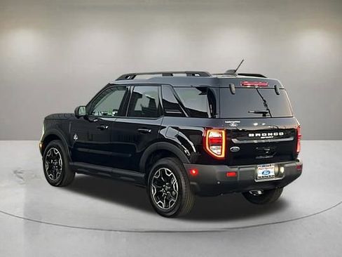 Used 2025 Ford Bronco Sport Outer Banks w/ Outer Banks Tech Package+ AWD/4WD image 2
