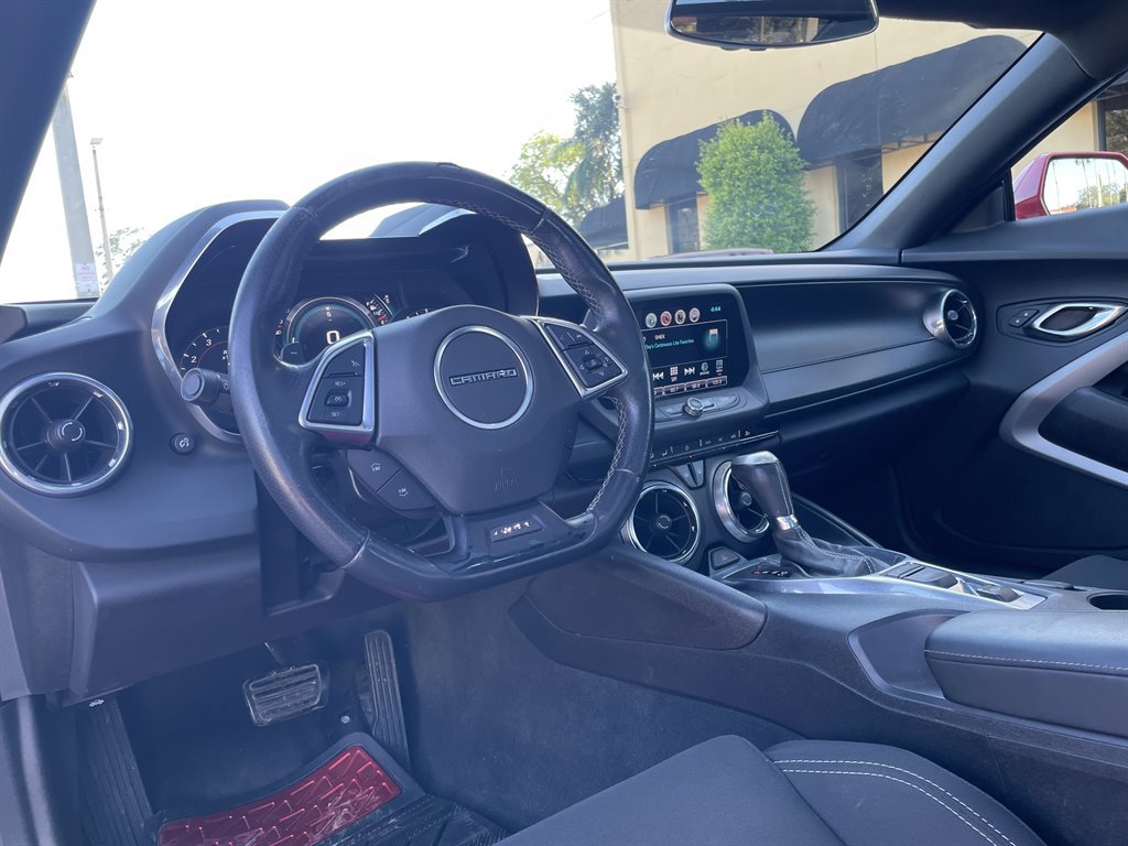 Used 2017 Chevrolet Camaro SS RWD image 13