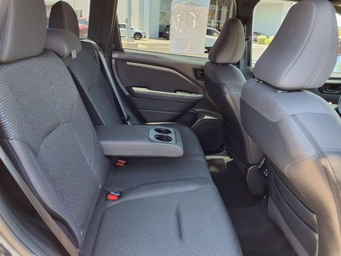 Used 2025 Subaru Forester Premium AWD/4WD image 21