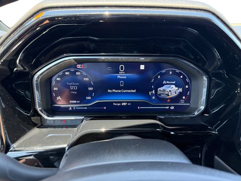 Used 2025 Chevrolet Silverado 1500 High Country AWD/4WD image 11