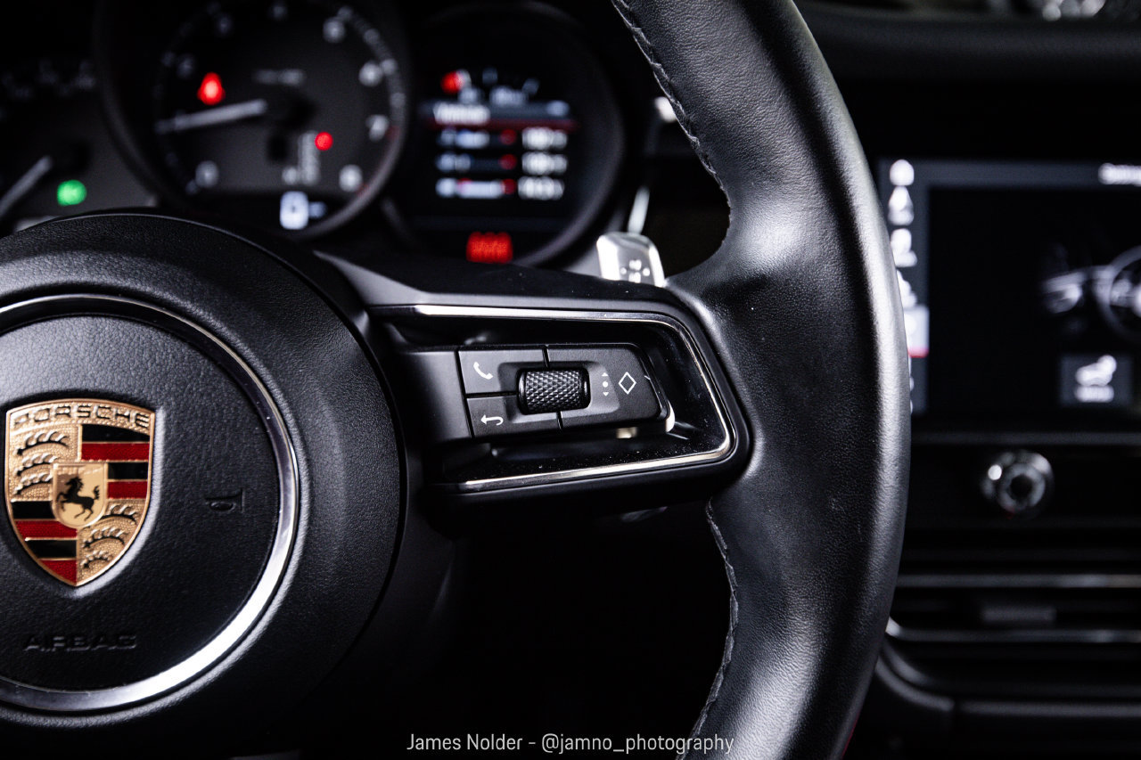 Certified 2023 Porsche Macan AWD/4WD image 16