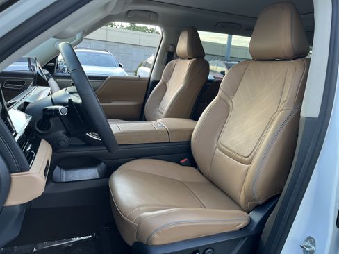Certified 2026 INFINITI QX80 Luxe w/ Cargo Package AWD/4WD image 2