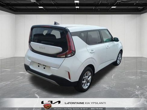 Used 2025 Kia Soul LX w/ LX Technology Package image 8