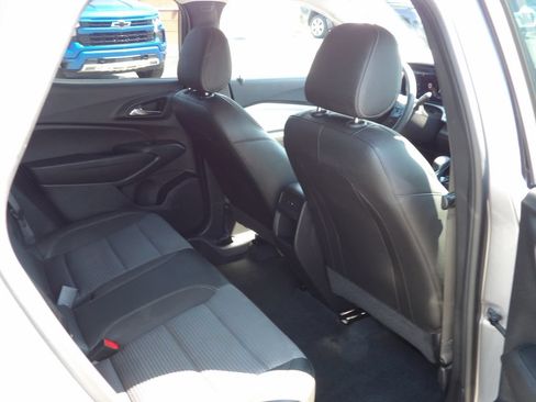 Used 2025 Chevrolet Trax LT FWD image 13