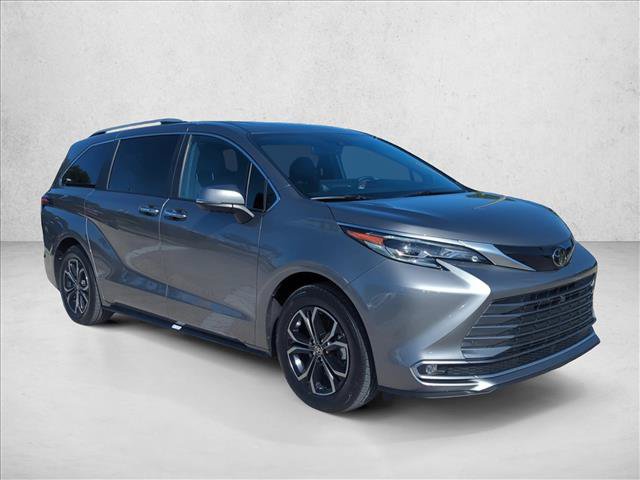 Used 2026 Toyota Sienna Platinum AWD/4WD image 3