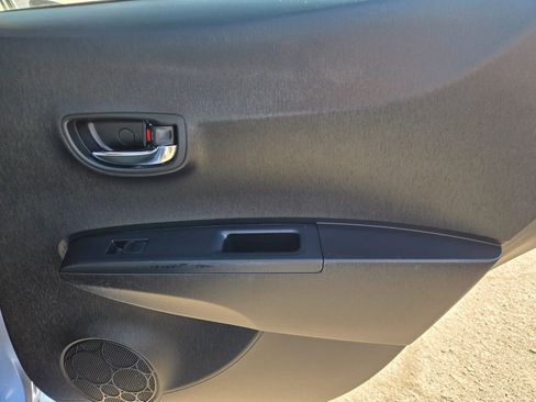 Used 2012 Toyota Yaris SE image 17