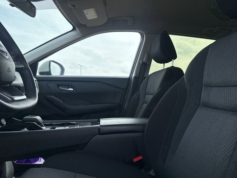 Certified 2025 Nissan Rogue SV image 40