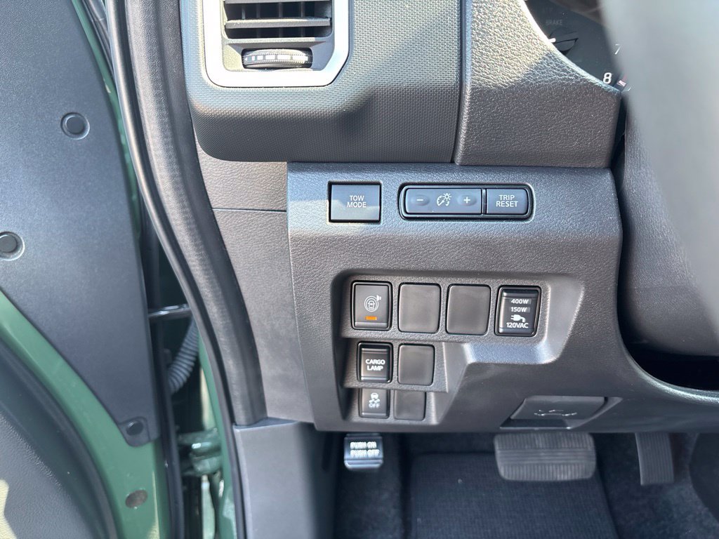 Used 2024 Nissan Frontier SL w/ Technology Package RWD image 13